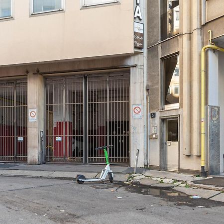 Centrale Flexyrent - Steps From Train Station ميلان المظهر الخارجي الصورة